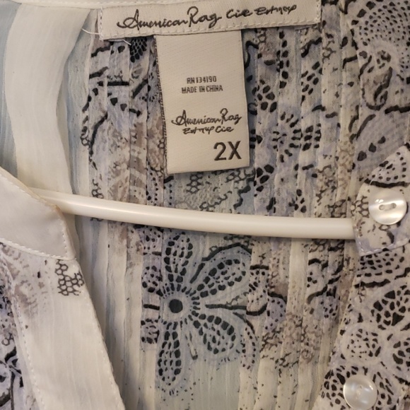 Blouse - Picture 2 of 8